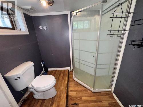 303 4Th Avenue W, Biggar, SK - Indoor Photo Showing Bathroom