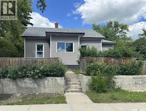 303 4Th Avenue W, Biggar, SK - Outdoor