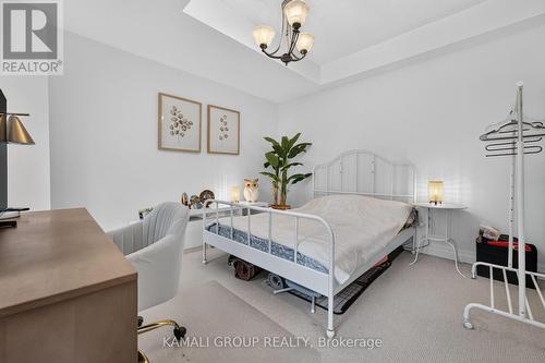 39 BEVERLEY GLEN BOULEVARD , Vaughan, Ontario L4J 0G8 5
