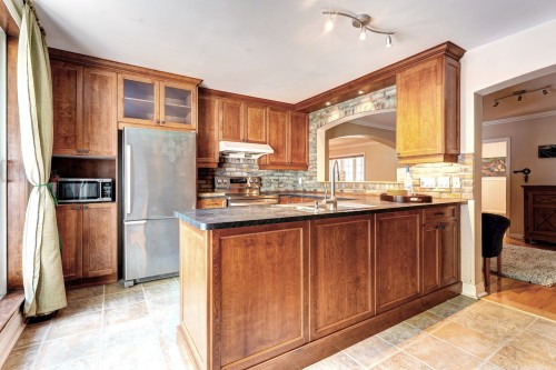 Cuisine - 1295 Rue Bourgeois, Laval (Sainte-Dorothée), QC - Indoor Photo Showing Kitchen With Double Sink