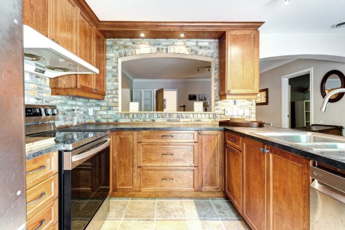 Cuisine - 1295 Rue Bourgeois, Laval (Sainte-Dorothée), QC - Indoor Photo Showing Kitchen With Double Sink