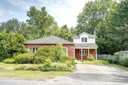 Façade - 1295 Rue Bourgeois, Laval (Sainte-Dorothée), QC - Outdoor