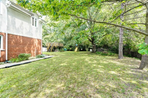 Cour - 1295 Rue Bourgeois, Laval (Sainte-Dorothée), QC - Outdoor