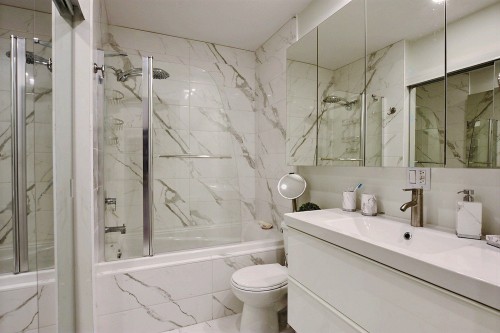 Bathroom - 6026 Rue Waverly, Montréal (Le Plateau-Mont-Royal), QC - Indoor Photo Showing Bathroom