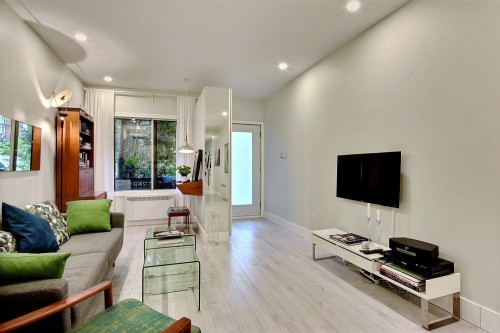 Living Room - 6026 Rue Waverly, Montréal (Le Plateau-Mont-Royal), QC - Indoor Photo Showing Living Room