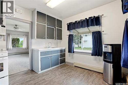 201 P Avenue N, Saskatoon, SK - Indoor Photo Showing Kitchen