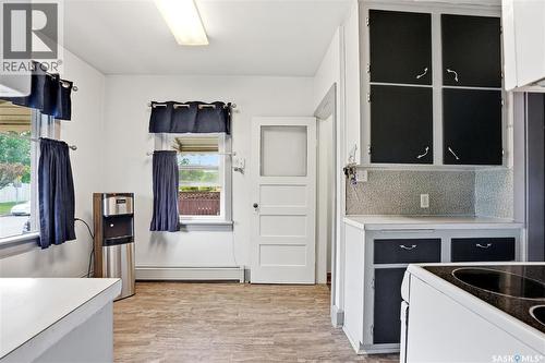 201 P Avenue N, Saskatoon, SK - Indoor Photo Showing Kitchen With Double Sink