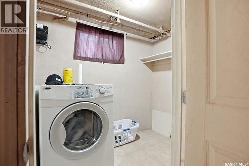 201 P Avenue N, Saskatoon, SK - Indoor Photo Showing Laundry Room