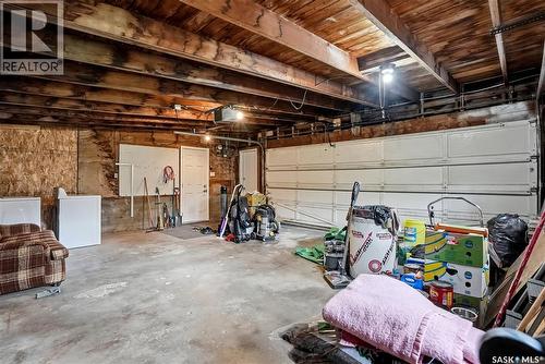 201 P Avenue N, Saskatoon, SK - Indoor Photo Showing Garage
