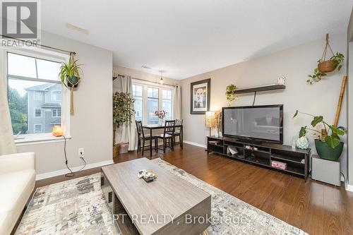 7 - 102 Windswept Private, Ottawa, ON - Indoor Photo Showing Living Room
