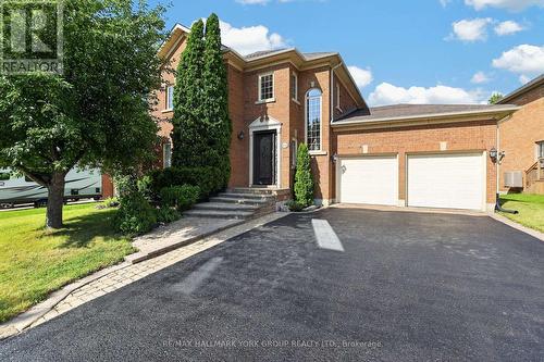 669 KINGSMERE AVENUE  Newmarket, ON L3X 1L5