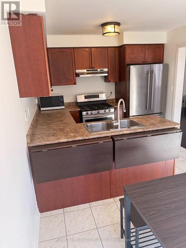 865 Shepherd Place, Milton, ON - Indoor Photo Showing Kitchen