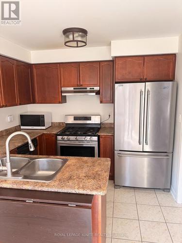 865 Shepherd Place, Milton, ON - Indoor Photo Showing Kitchen With Stainless Steel Kitchen With Double Sink