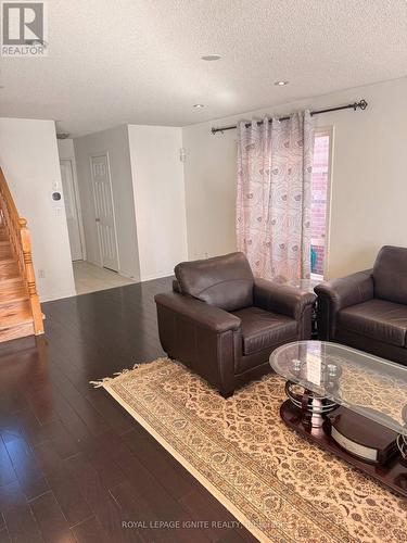 865 Shepherd Place, Milton, ON - Indoor Photo Showing Living Room