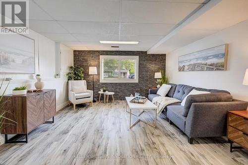 85 Foxhunt Road, Waterloo, ON - Indoor Photo Showing Living Room