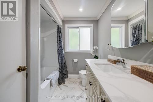 85 Foxhunt Road, Waterloo, ON - Indoor Photo Showing Bathroom