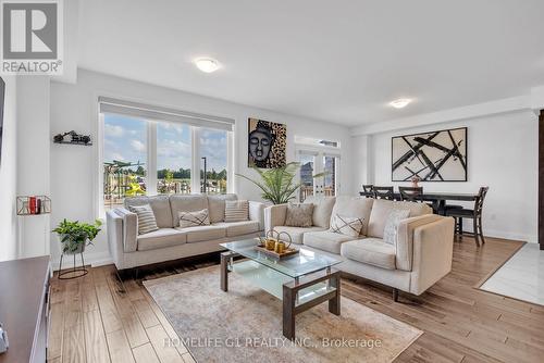 7 Barnyard Trail, Barrie, ON - Indoor Photo Showing Living Room
