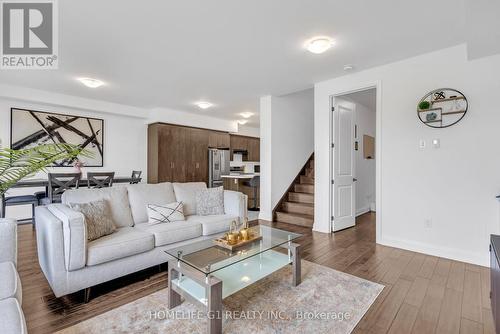 7 Barnyard Trail, Barrie, ON - Indoor Photo Showing Living Room