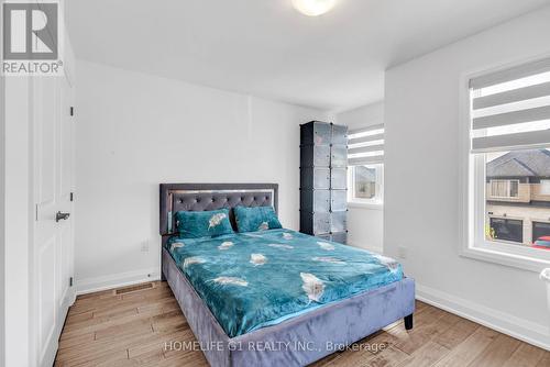 7 Barnyard Trail, Barrie, ON - Indoor Photo Showing Bedroom