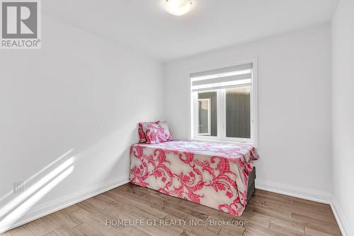 7 Barnyard Trail, Barrie, ON - Indoor Photo Showing Bedroom