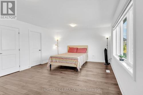 7 Barnyard Trail, Barrie, ON - Indoor Photo Showing Bedroom