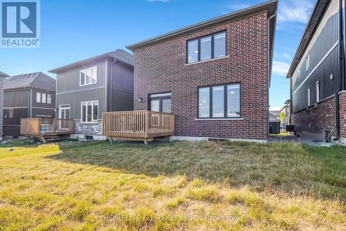 7 Barnyard Trail, Barrie, ON - Outdoor With Exterior