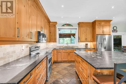 5594 First Line, Erin, ON - Indoor Photo Showing Kitchen With Upgraded Kitchen