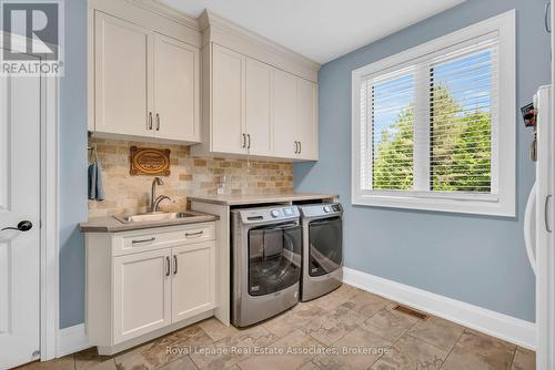 5594 First Line, Erin, ON - Indoor Photo Showing Laundry Room
