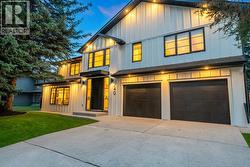 740 Willamette Drive SE  Calgary, AB T2J 2A2