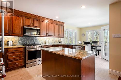 834603 4Th Line Ehs, Mono, ON - Indoor Photo Showing Kitchen