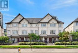 39 BEVERLEY GLEN BOULEVARD Vaughan, ON L4J 0G8