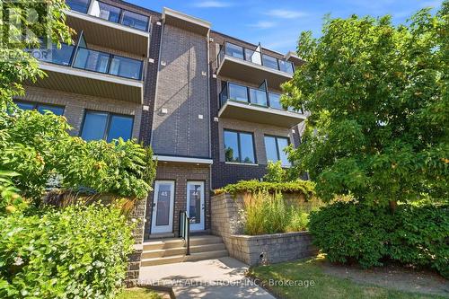 44 - 2059 WESTON ROAD  Toronto, ON M9N 1X7