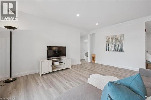99B Farley Road Unit# 203, Fergus, ON - Indoor Photo Showing Living Room