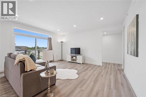 99B Farley Road Unit# 203, Fergus, ON - Indoor Photo Showing Living Room