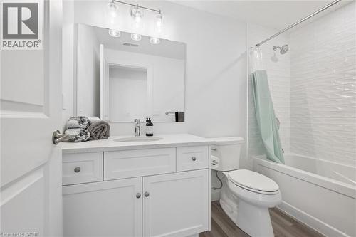 99B Farley Road Unit# 203, Fergus, ON - Indoor Photo Showing Bathroom