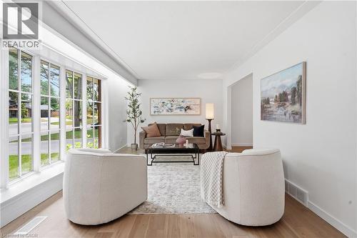 356 Coleridge Place, Waterloo, ON - Indoor Photo Showing Living Room