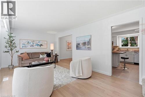 356 Coleridge Place, Waterloo, ON - Indoor Photo Showing Living Room
