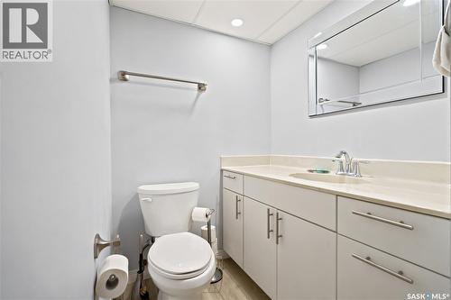 225 Clearwater Court, Saskatoon, SK - Indoor Photo Showing Bathroom
