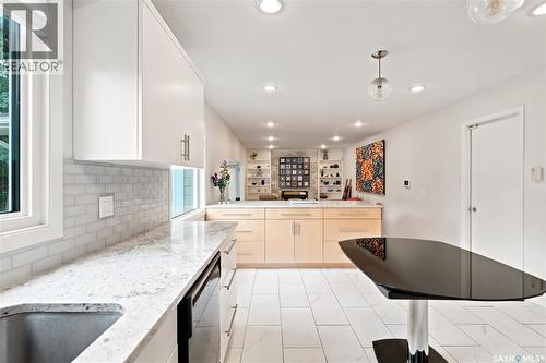 225 Clearwater Court, Saskatoon, SK - Indoor Photo Showing Kitchen With Upgraded Kitchen
