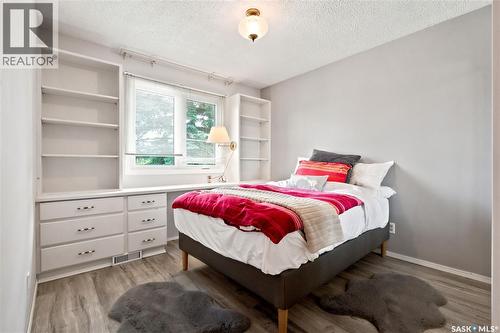 225 Clearwater Court, Saskatoon, SK - Indoor Photo Showing Bedroom