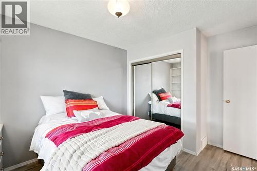 225 Clearwater Court, Saskatoon, SK - Indoor Photo Showing Bedroom