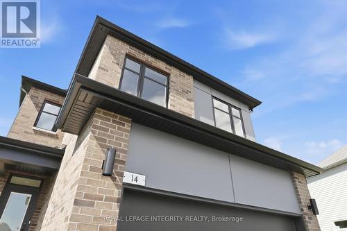 14 Academie Street, Russell, ON - Outdoor