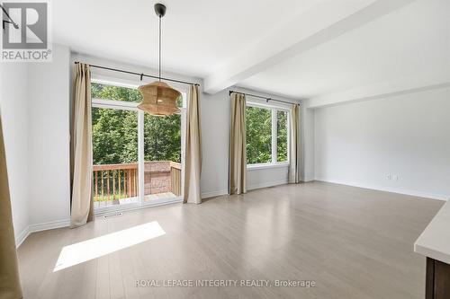 14 Academie Street, Russell, ON - Indoor Photo Showing Other Room