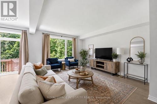 14 Academie Street, Russell, ON - Indoor Photo Showing Living Room