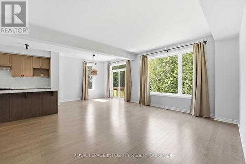 14 Academie Street, Russell, ON - Indoor Photo Showing Kitchen