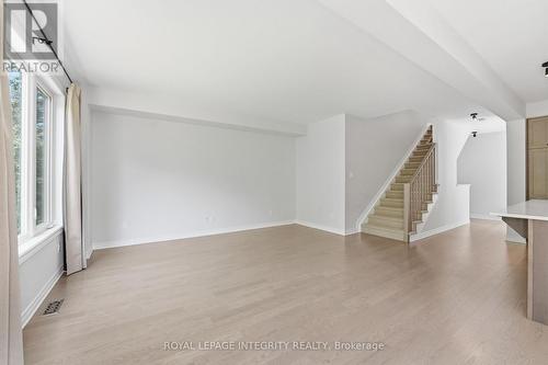 14 Academie Street, Russell, ON - Indoor Photo Showing Other Room