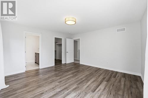 14 Academie Street, Russell, ON - Indoor Photo Showing Other Room