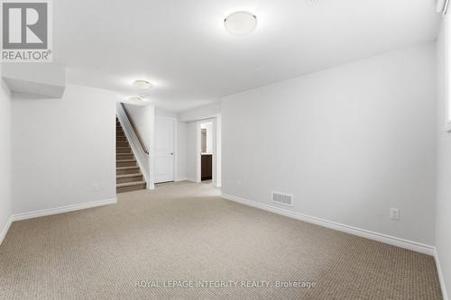 14 Academie Street, Russell, ON - Indoor Photo Showing Other Room