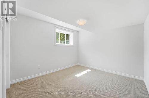 14 Academie Street, Russell, ON - Indoor Photo Showing Other Room