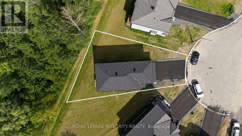 14 Academie Street, Russell, ON - 